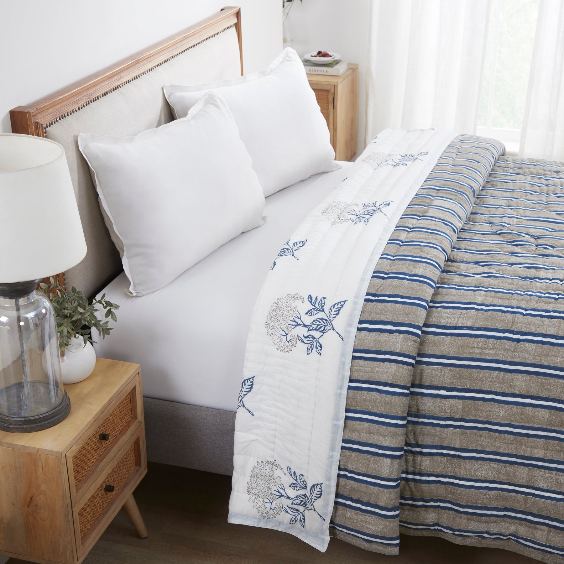 Stripes Extra Cotton Quilt-Grey