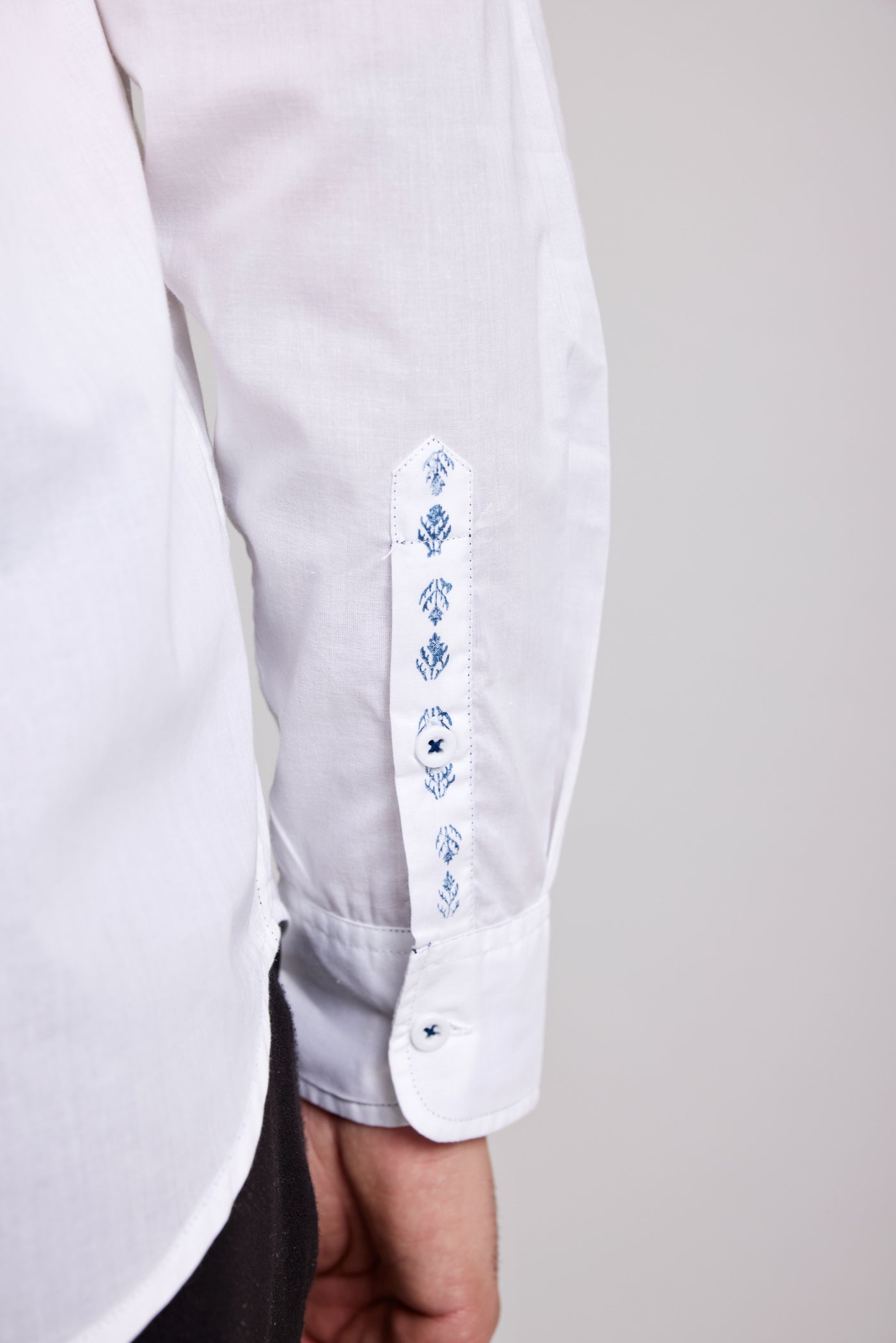 White Regular Cotton Leaf Print Full Sleeve Shirt Ratan Texprocess Pvt. Ltd