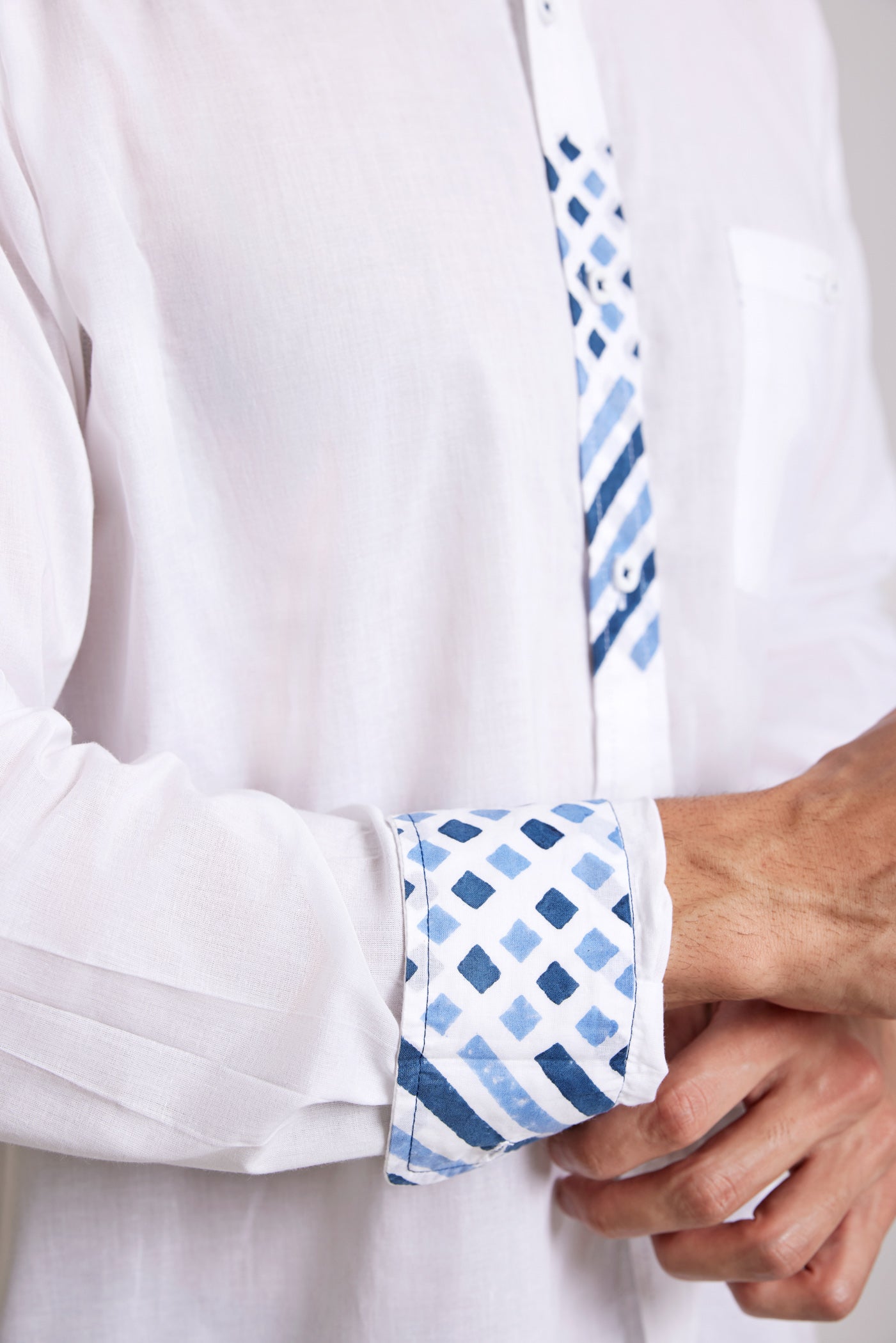 White Regular Cotton Diamond Stripe Print Full Sleeve Shirt Ratan Texprocess Pvt. Ltd