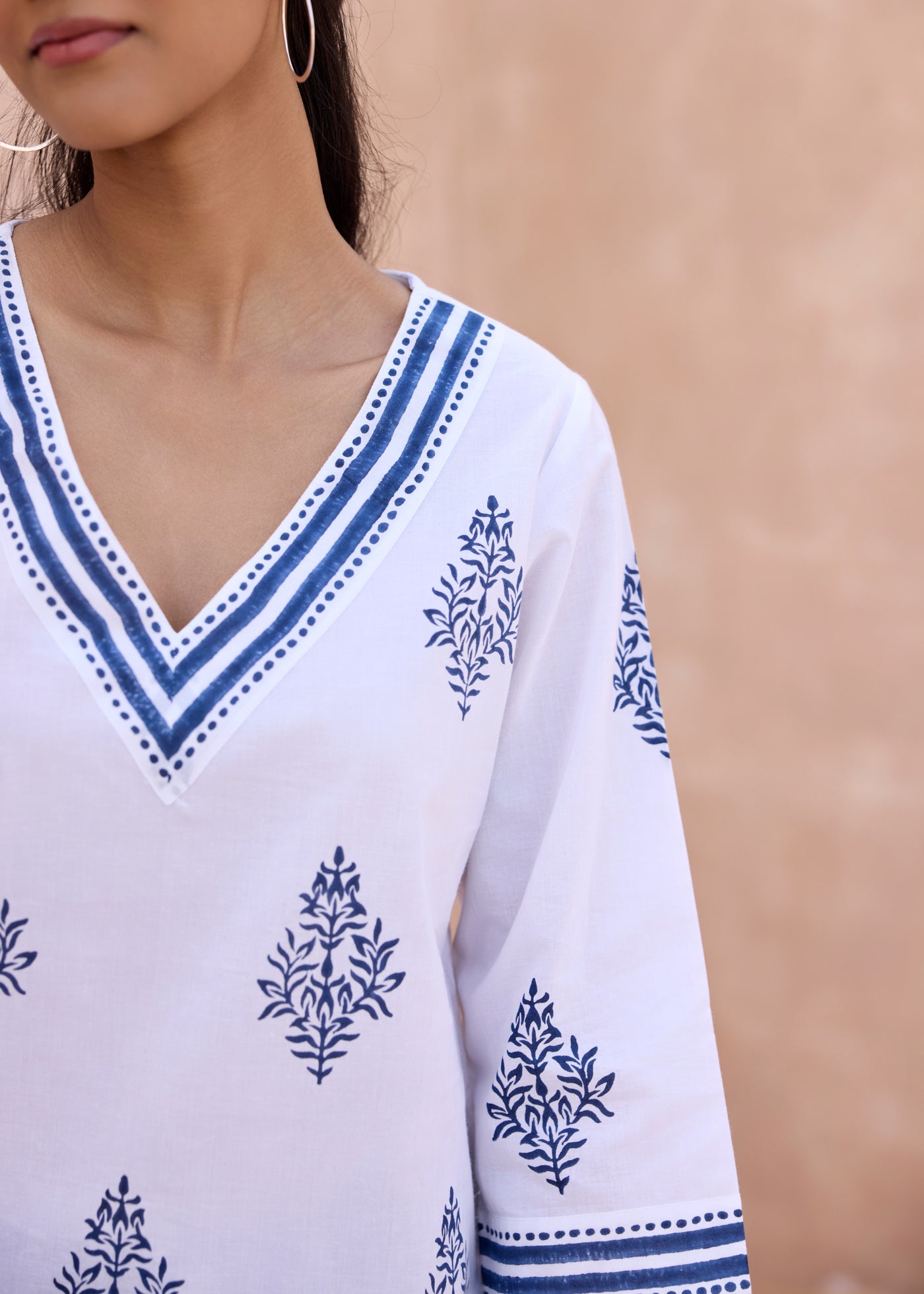 V-Neck Cotton Top -White/Navy