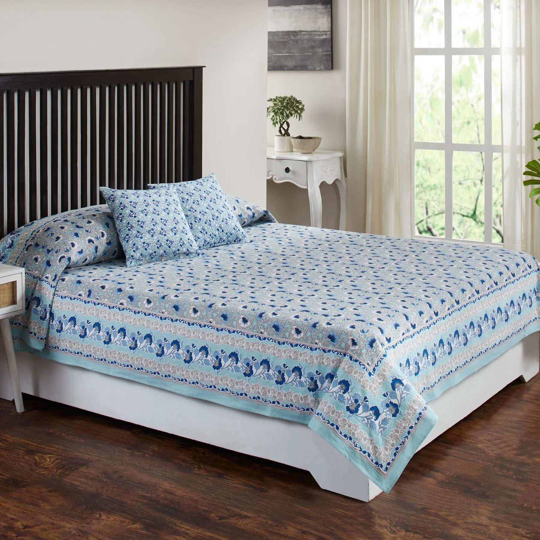 Mugdha Jaal Grey & Blue Screen Print Cotton Bedcover
