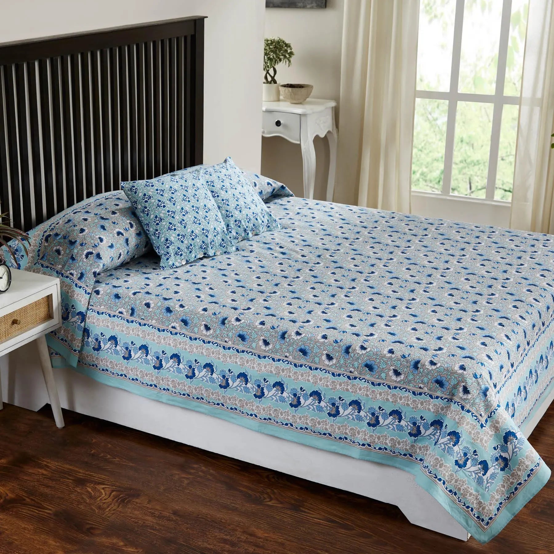 Mugdha Jaal Grey & Blue Screen Print Cotton Bedcover