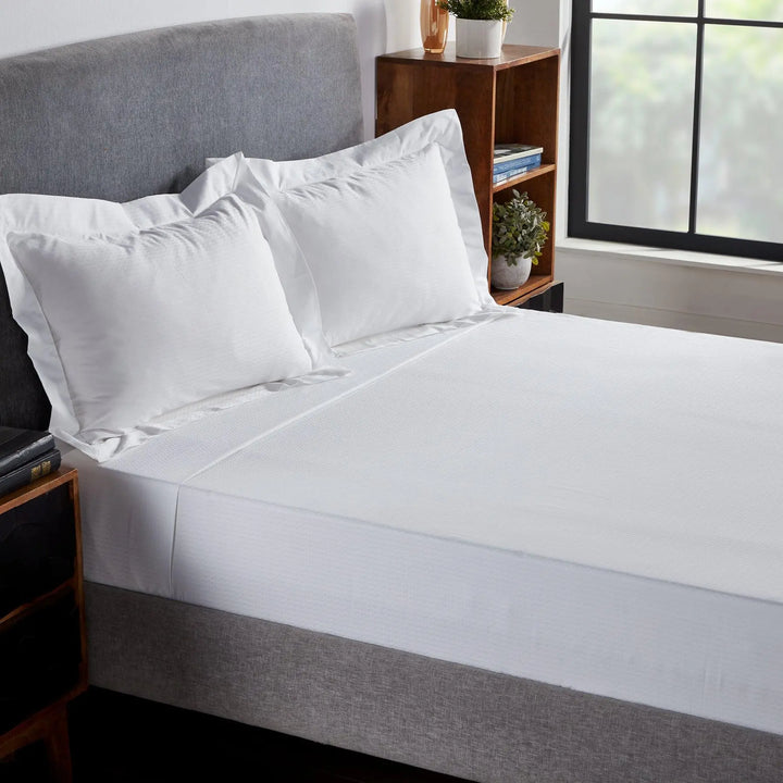 Little Heart White Color Jacquard Sheet with 2 Pillow Covers