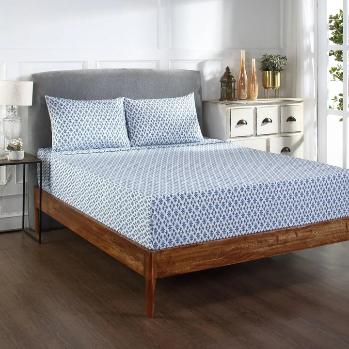 Somya Jaal Blue Screen Print Cotton Bed Sheet with Two Pillow Cover