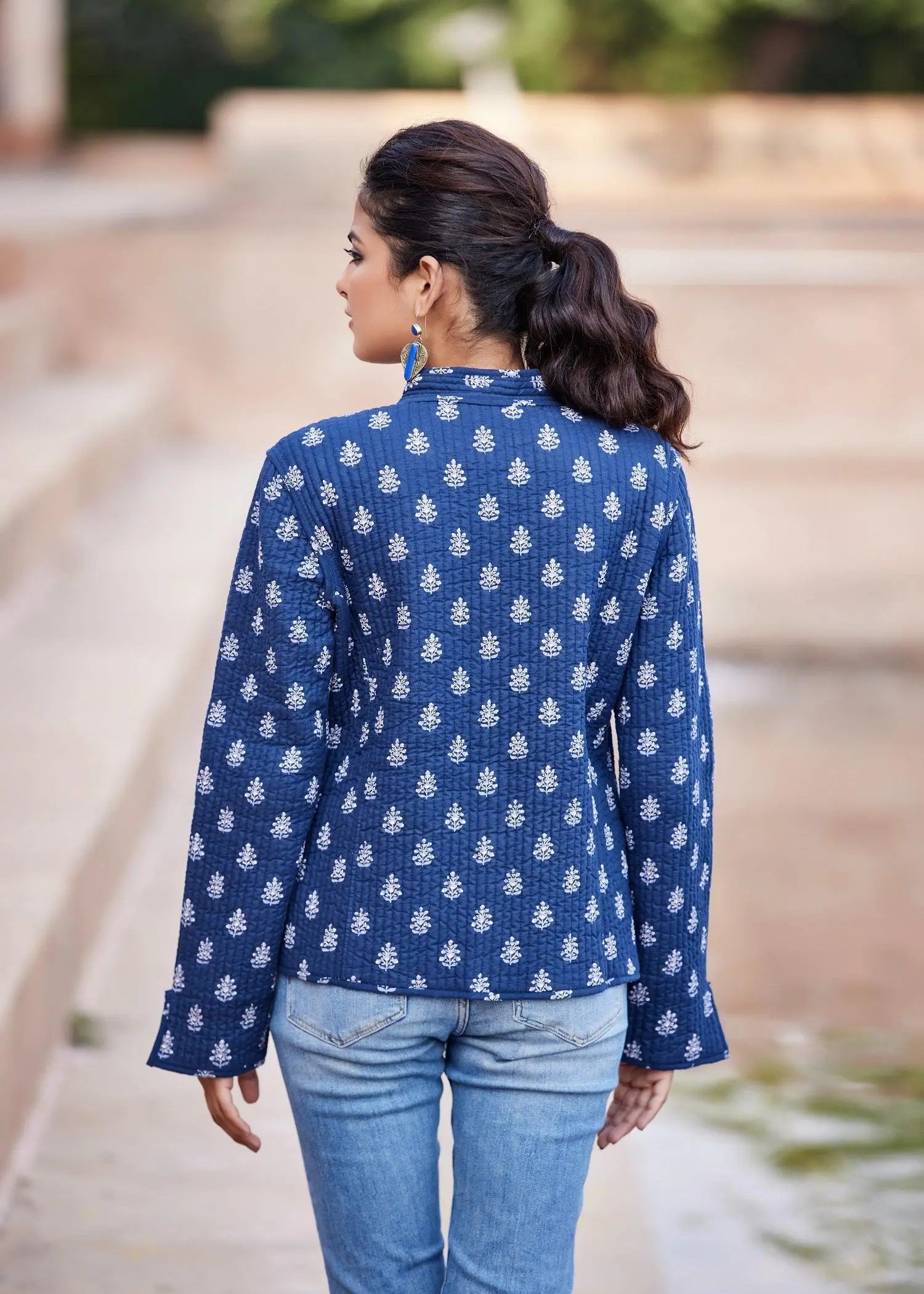 Navy And Beige Color Quilted Reversible Full Sleeves Jacket
