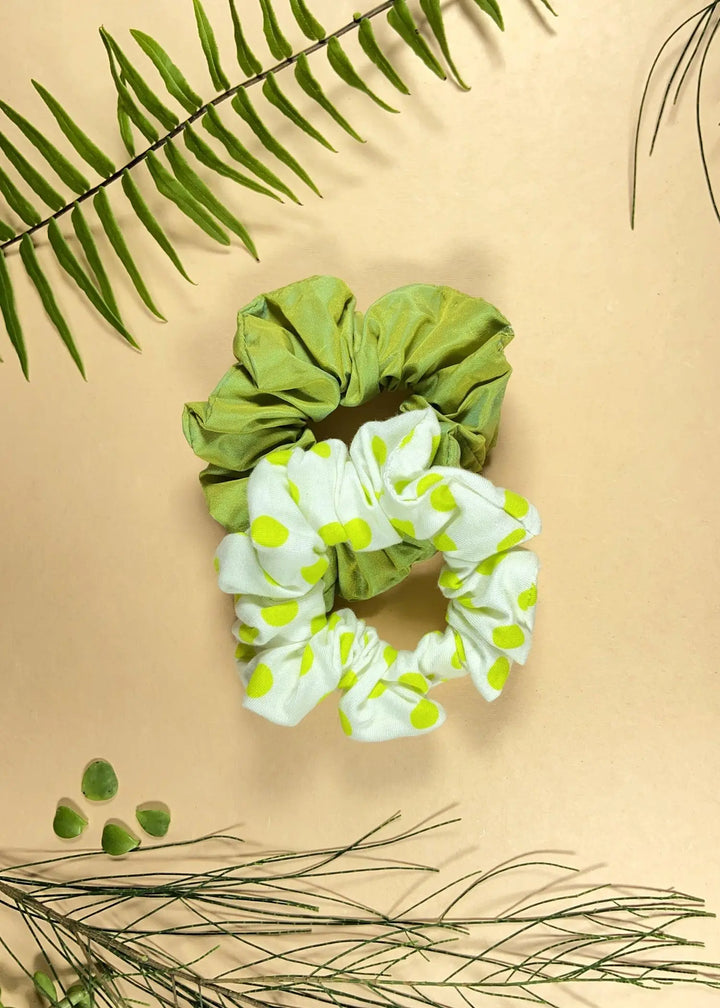 Scrunchies White/Green (Set of 2) Medium