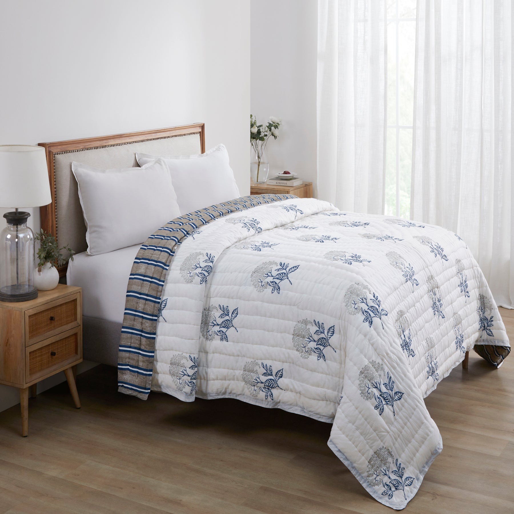 Stripes Extra Cotton Quilt-Grey