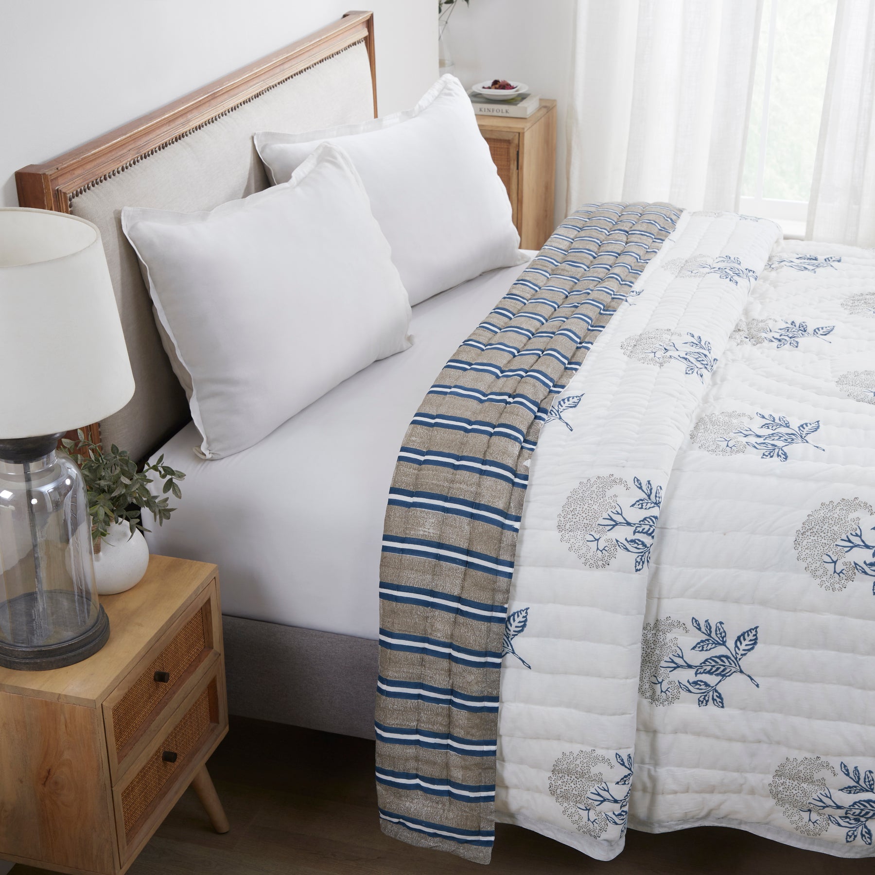 Stripes Extra Cotton Quilt-Grey