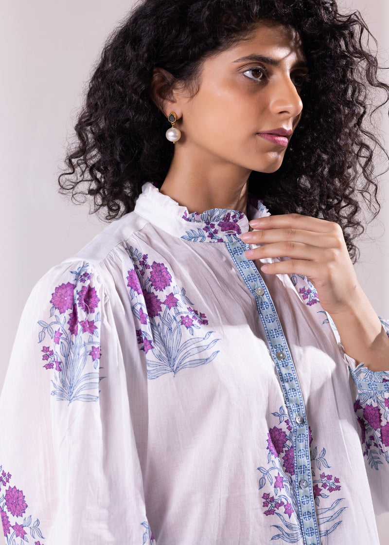 Basic Shirt with Lantern Sleeve
