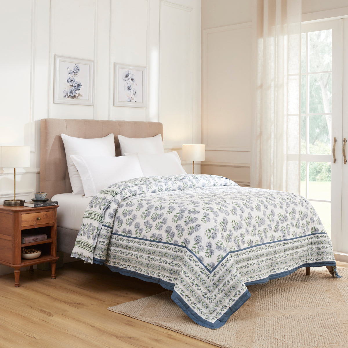 Hyderangeas Lightweight Cotton Quilt – Blue/Green