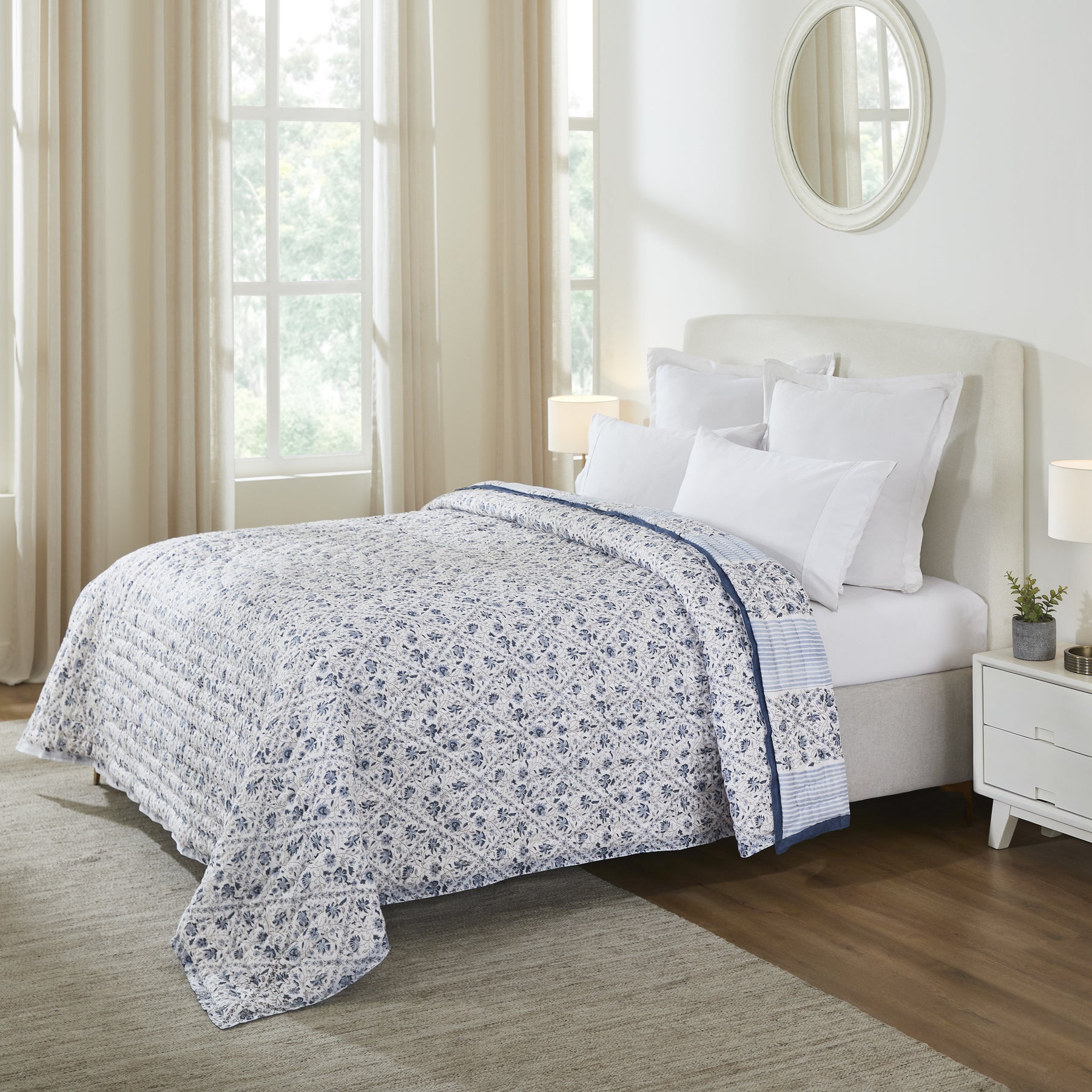 Lattice Garden Cotton Quilt – Blue