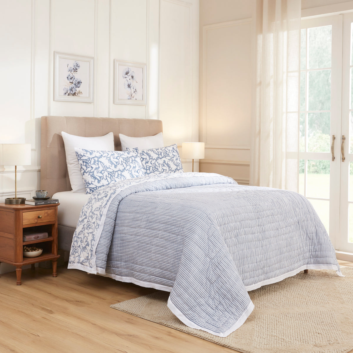 Sunwashed Bloom Extra Cotton Quilt – Blue