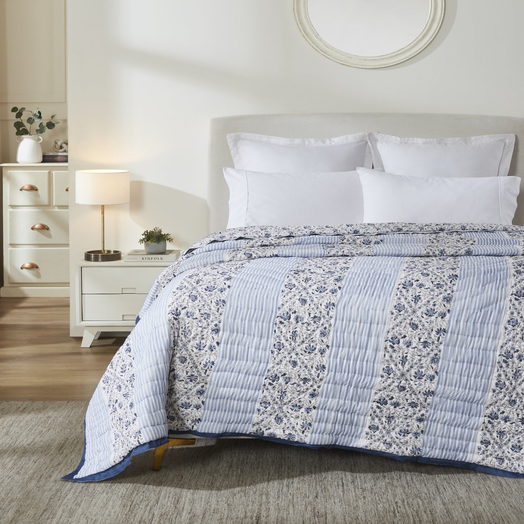 Lattice Garden Extra Cotton Quilt – Blue