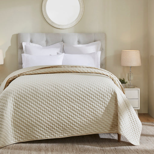Lattice Quilted Bed Cover Set with Pillow Covers – Off White