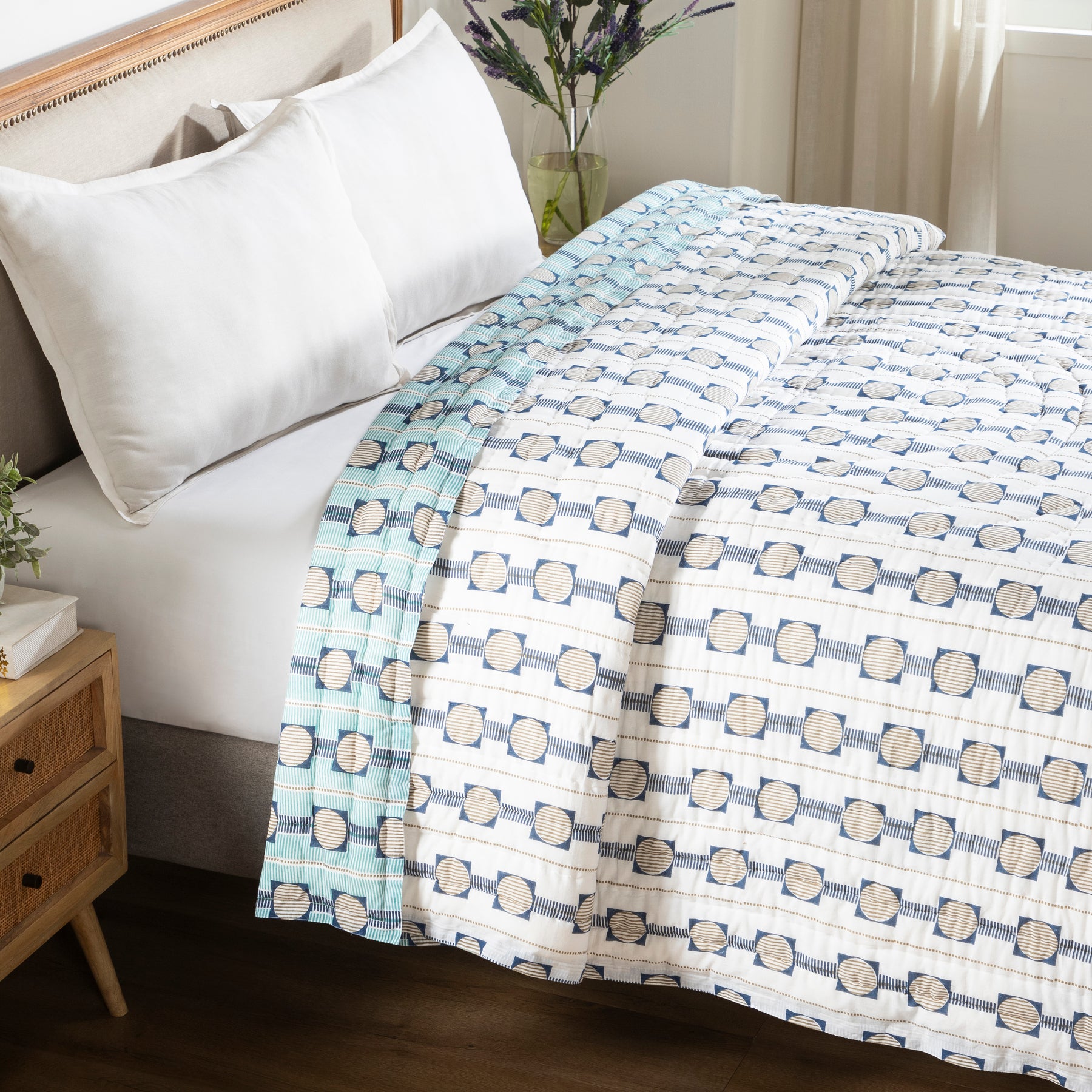 Moon Stripe Cotton Quilt