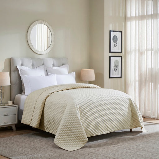 Lattice Quilted Bed Cover Set with Pillow Covers – Off White