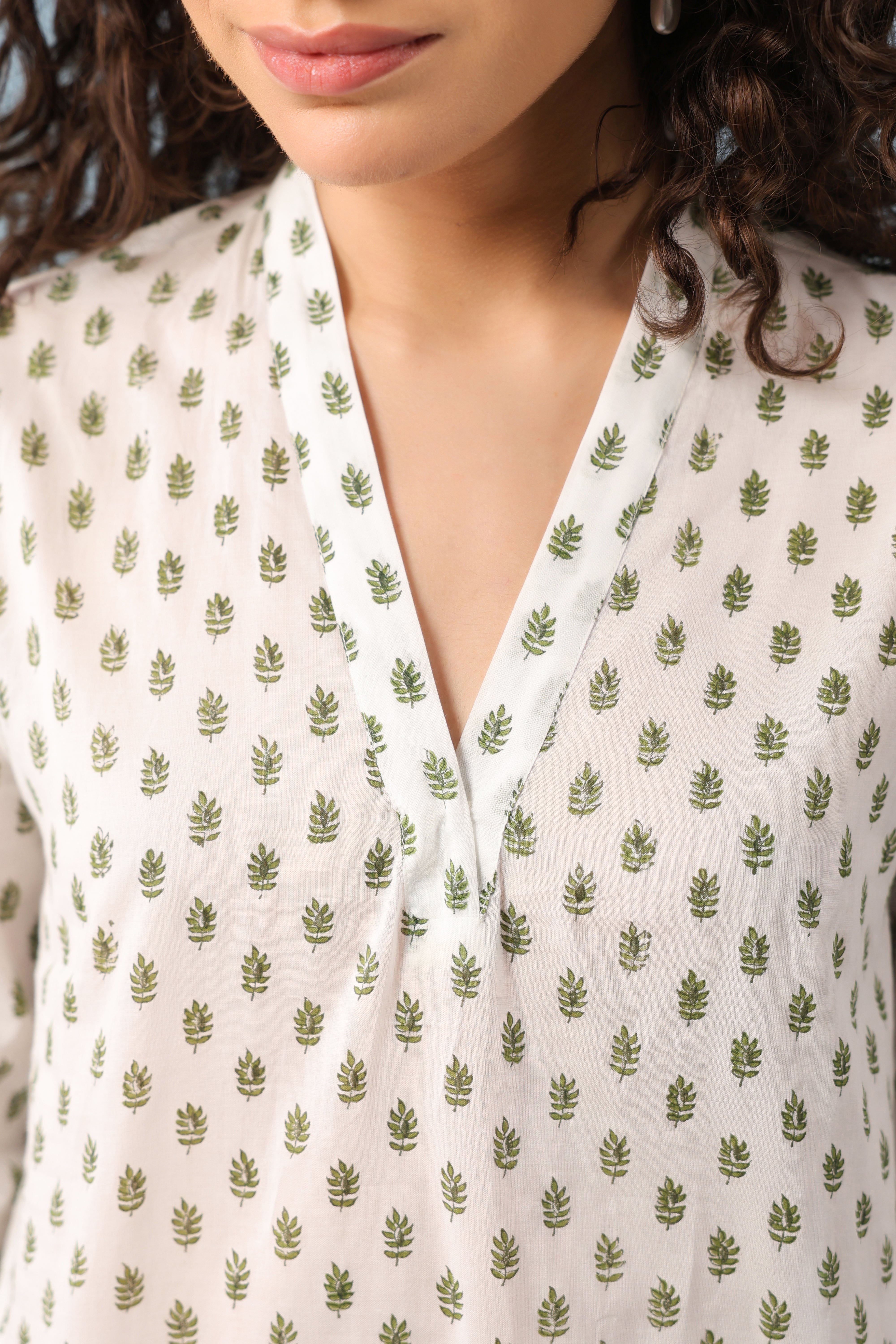 Lavanya Kurta – White/Green