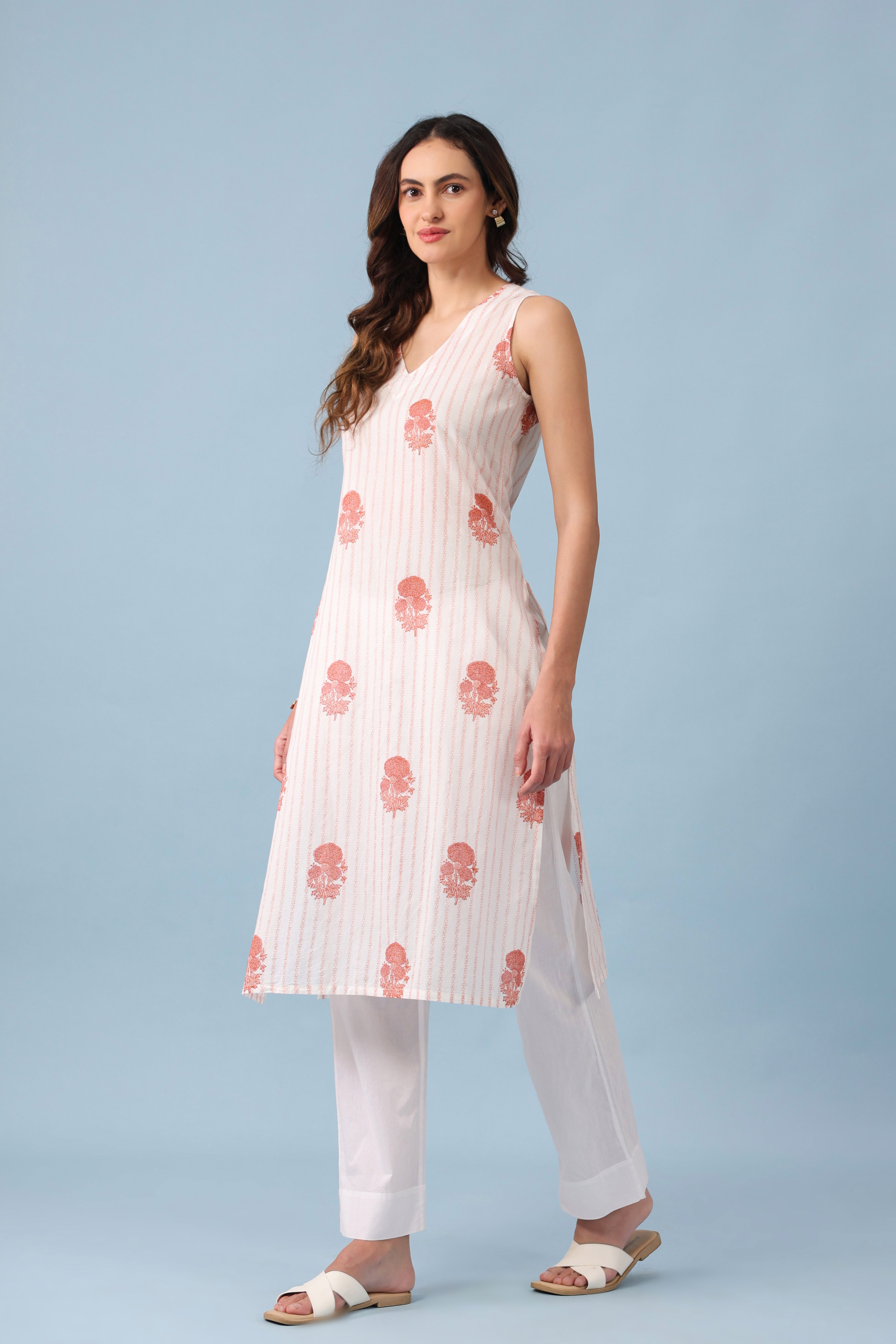 Sleeveless V Neck Kurta – White/Peach