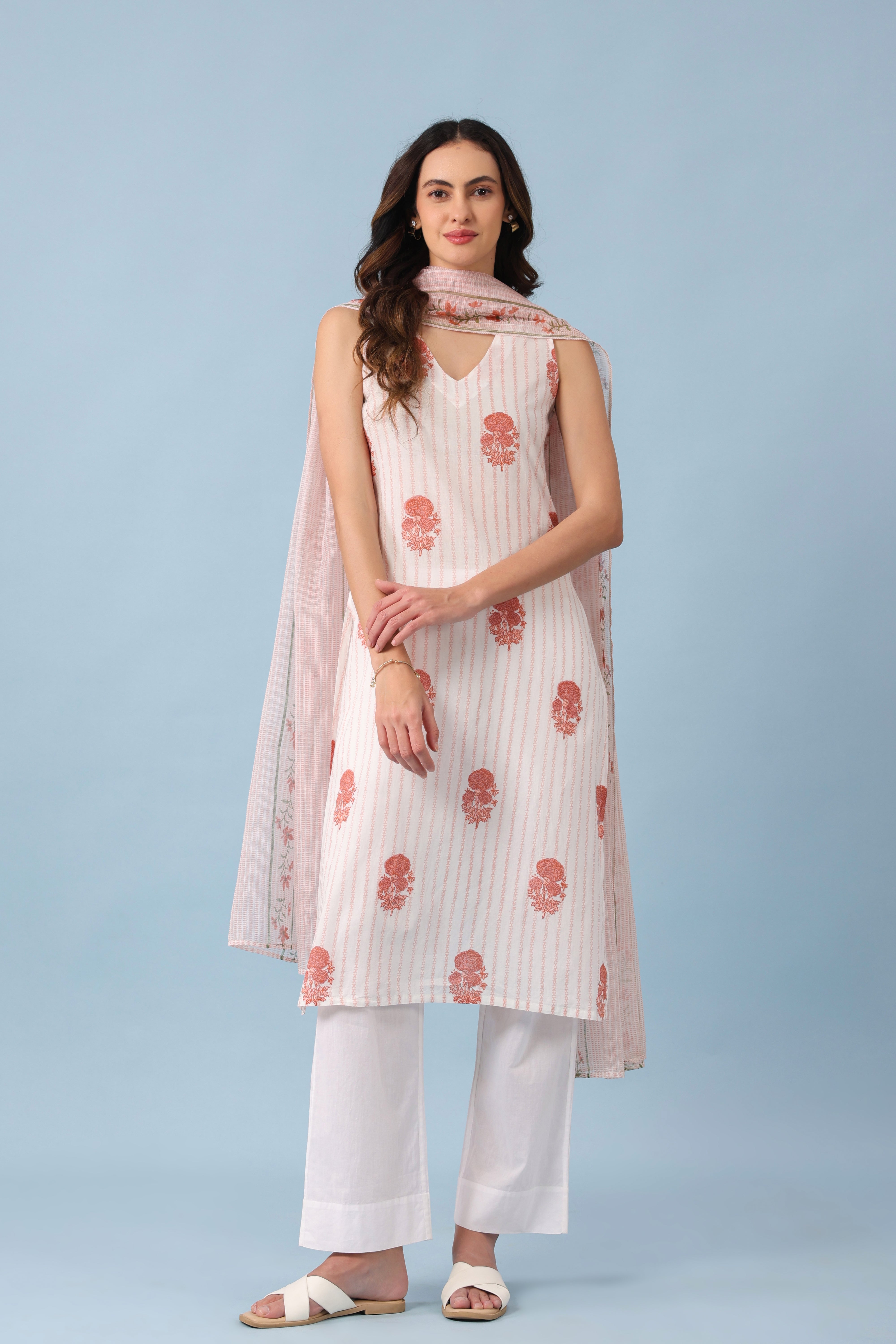Sleeveless V Neck Kurta – White/Peach