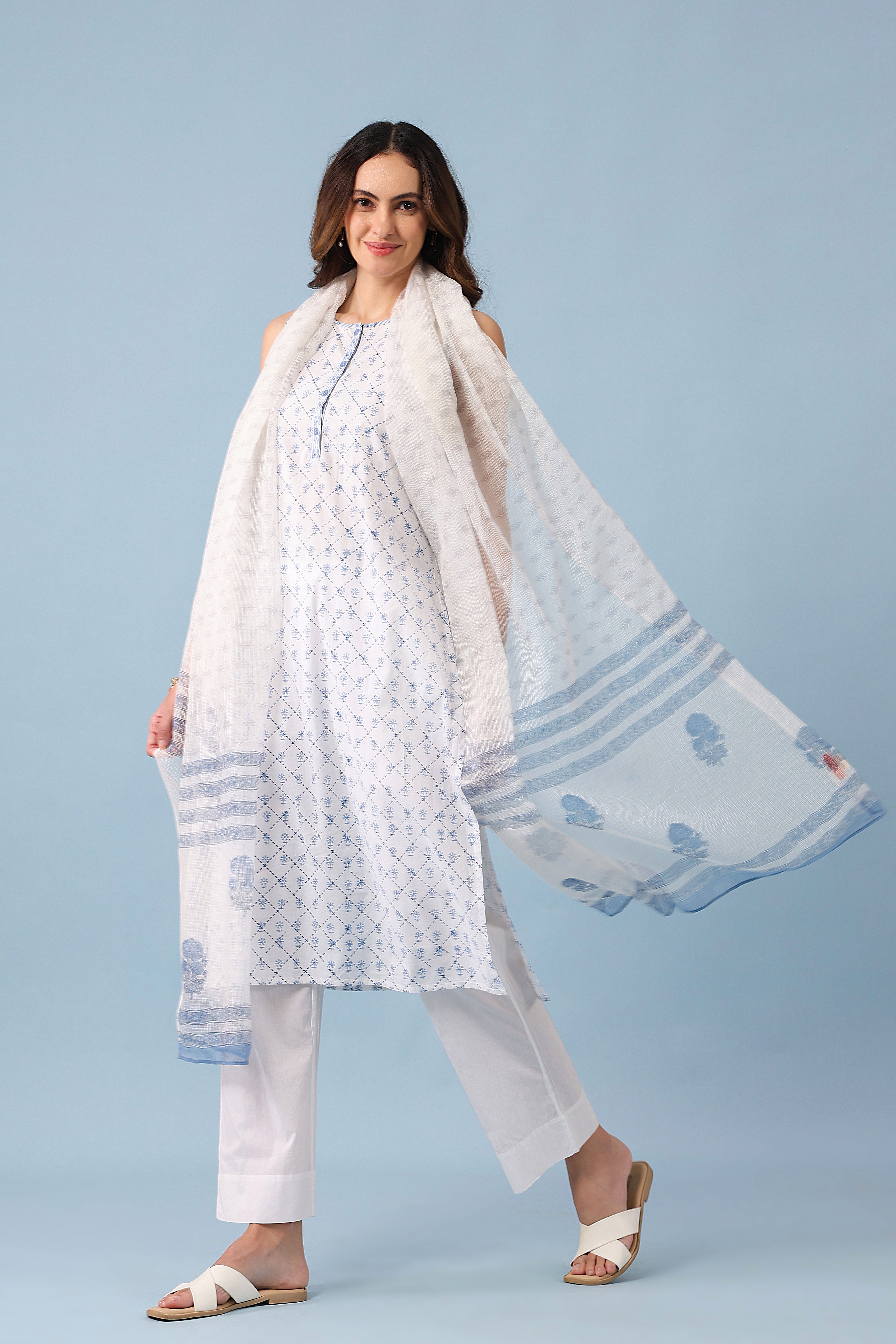 Sleeveless A-Line Kurta – White/Blue