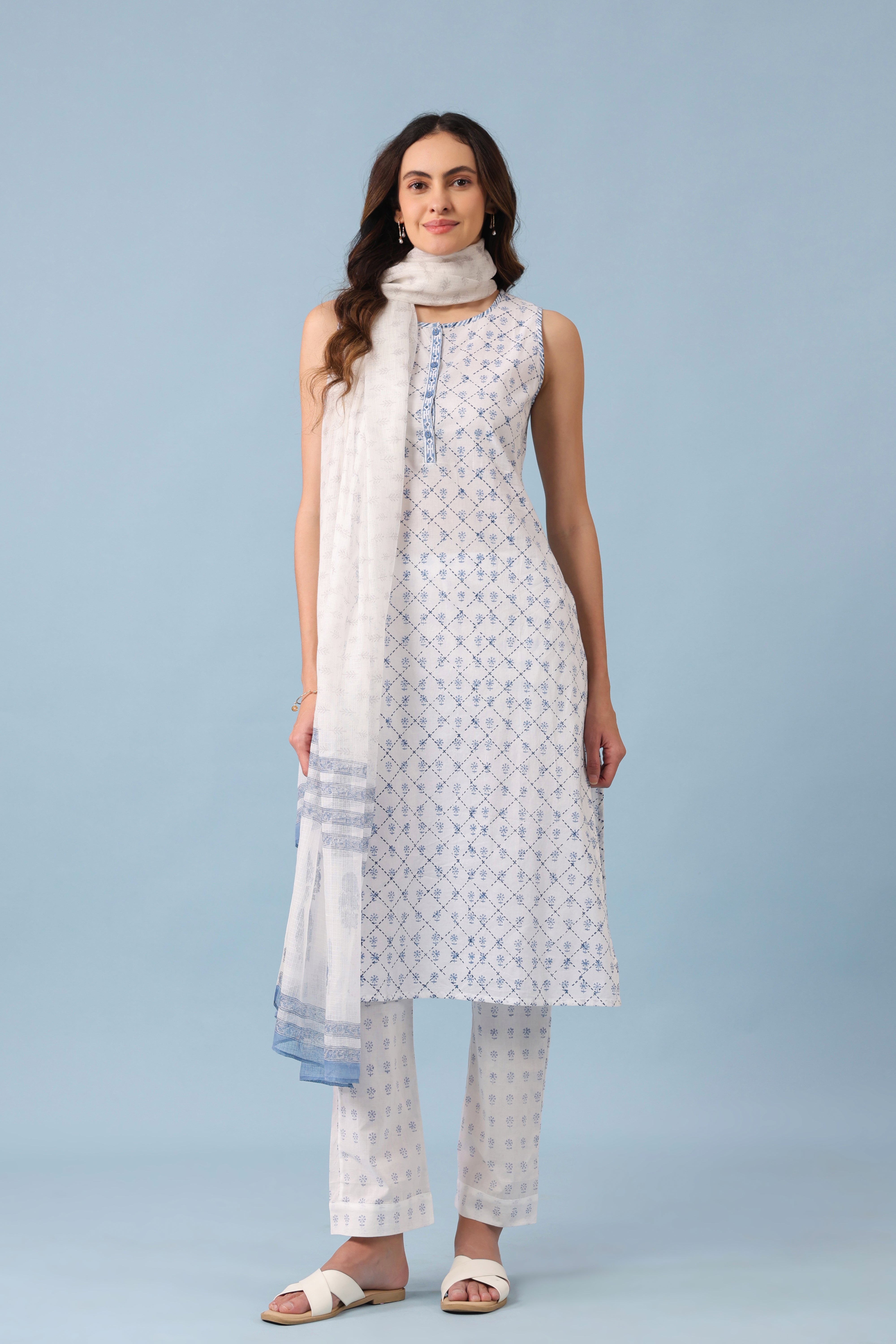 Sleeveless A-Line Kurta – White/Blue