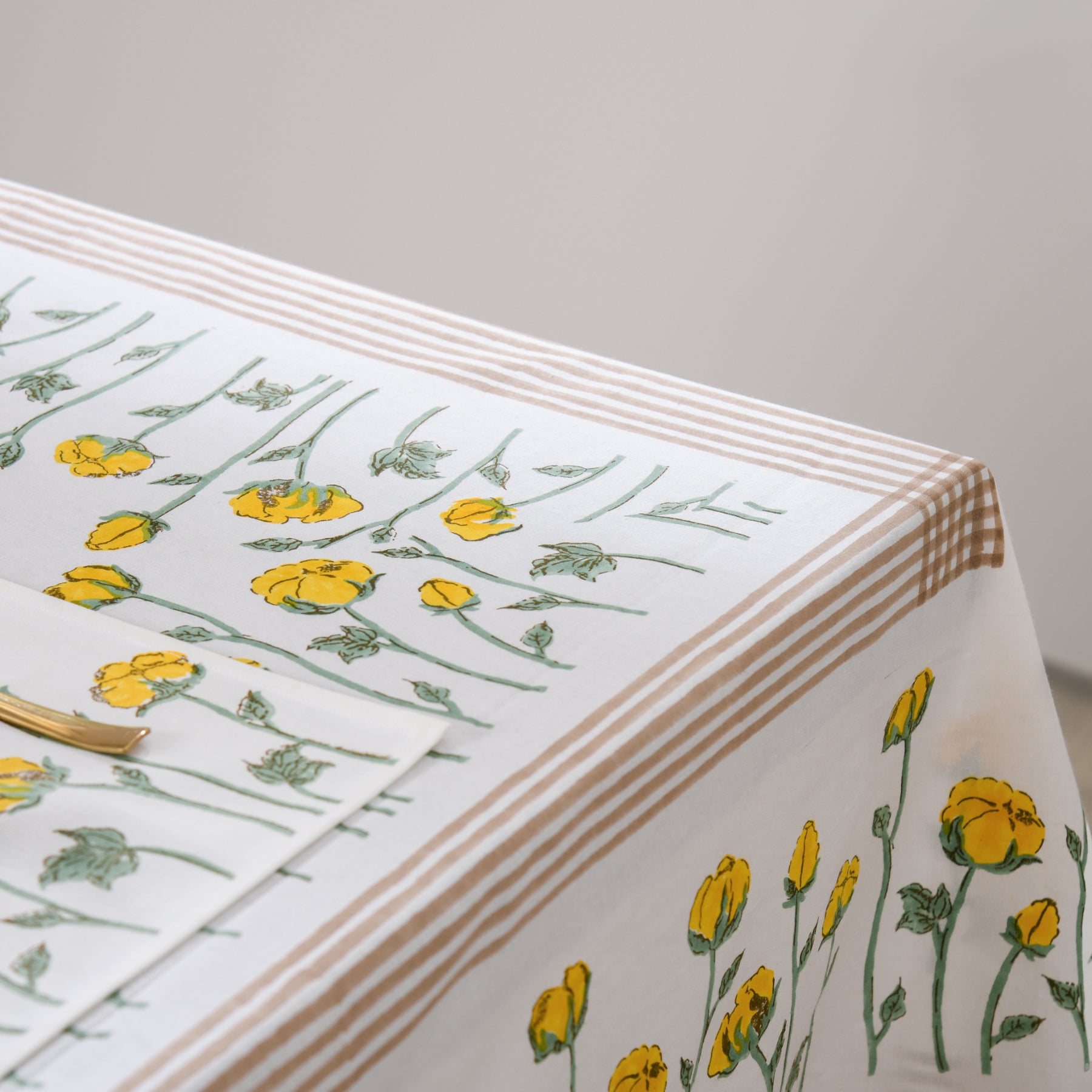 Yellow-Green Flower Table Cover