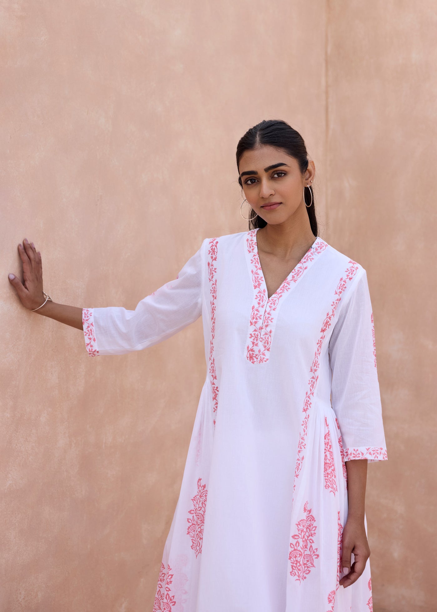 Zinnia Kurta - White/Pink