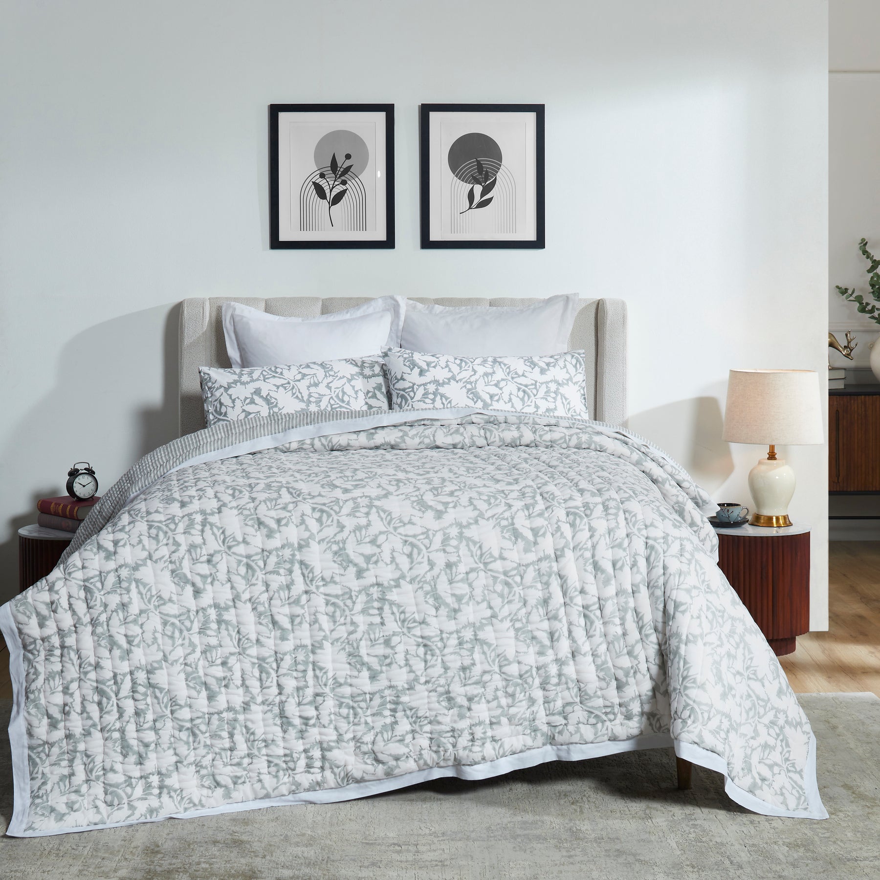 Sunwashed Bloom Cotton Quilt – Grey