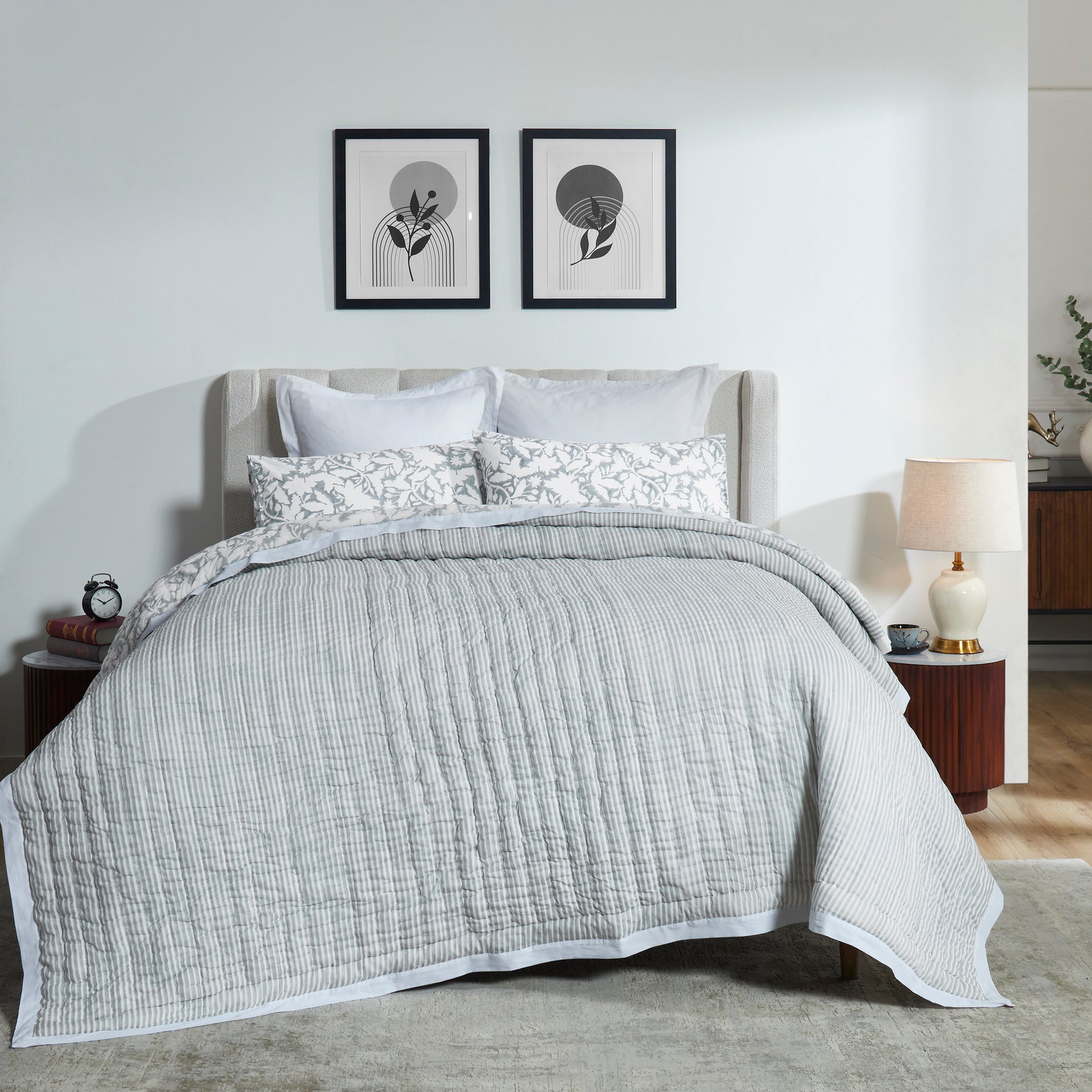 Sunwashed Bloom Lightweight Cotton Quilt – Grey