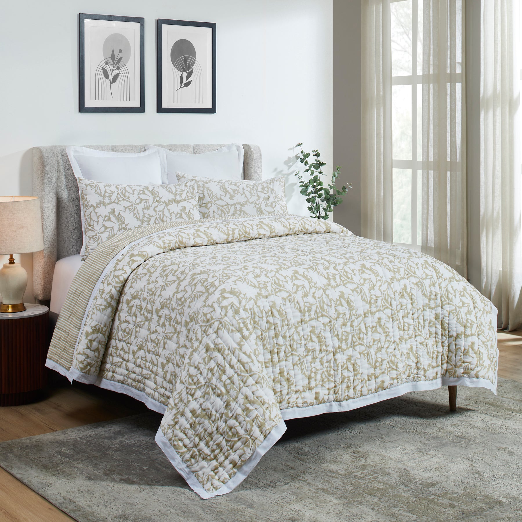 Sunwashed Bloom Cotton Quilt – Beige