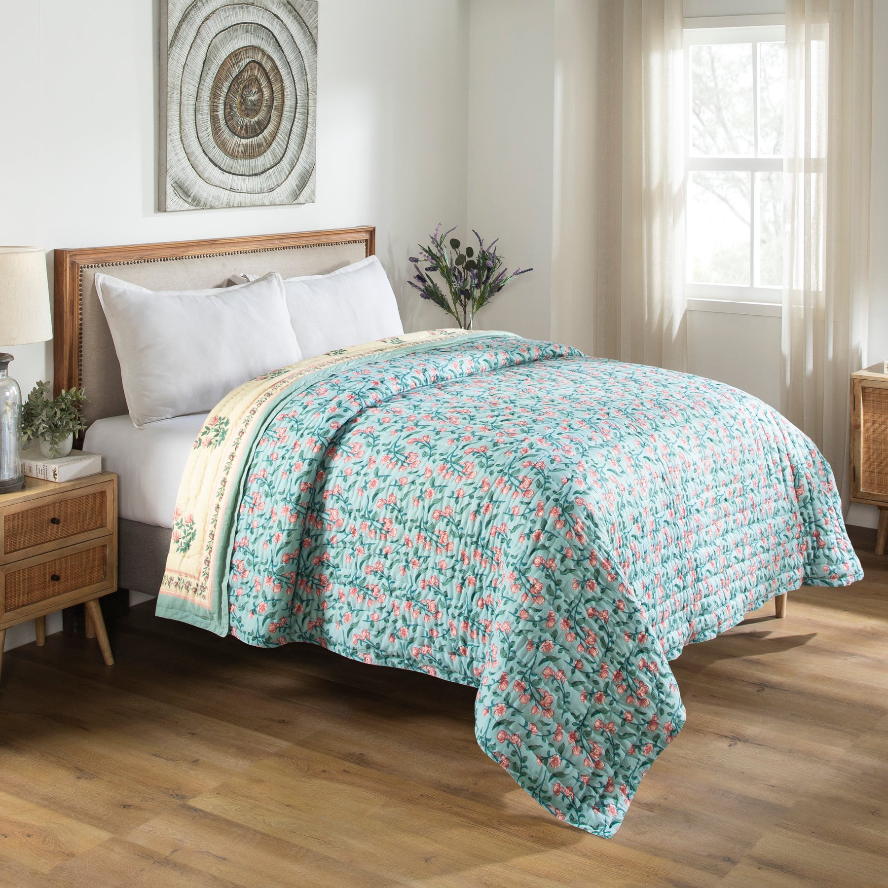 Magnolia Lightweight Cotton Quilt