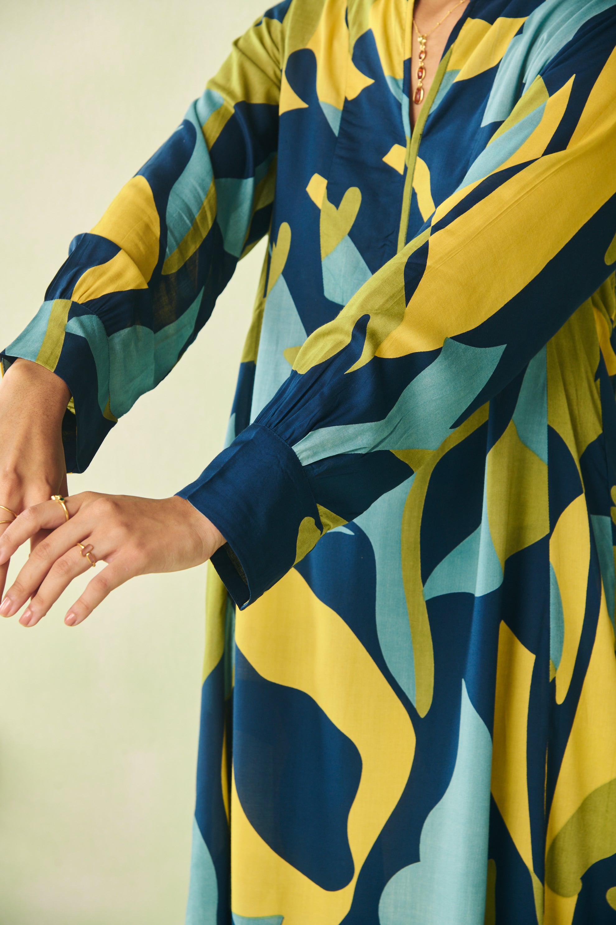 Adhira Kurta Set