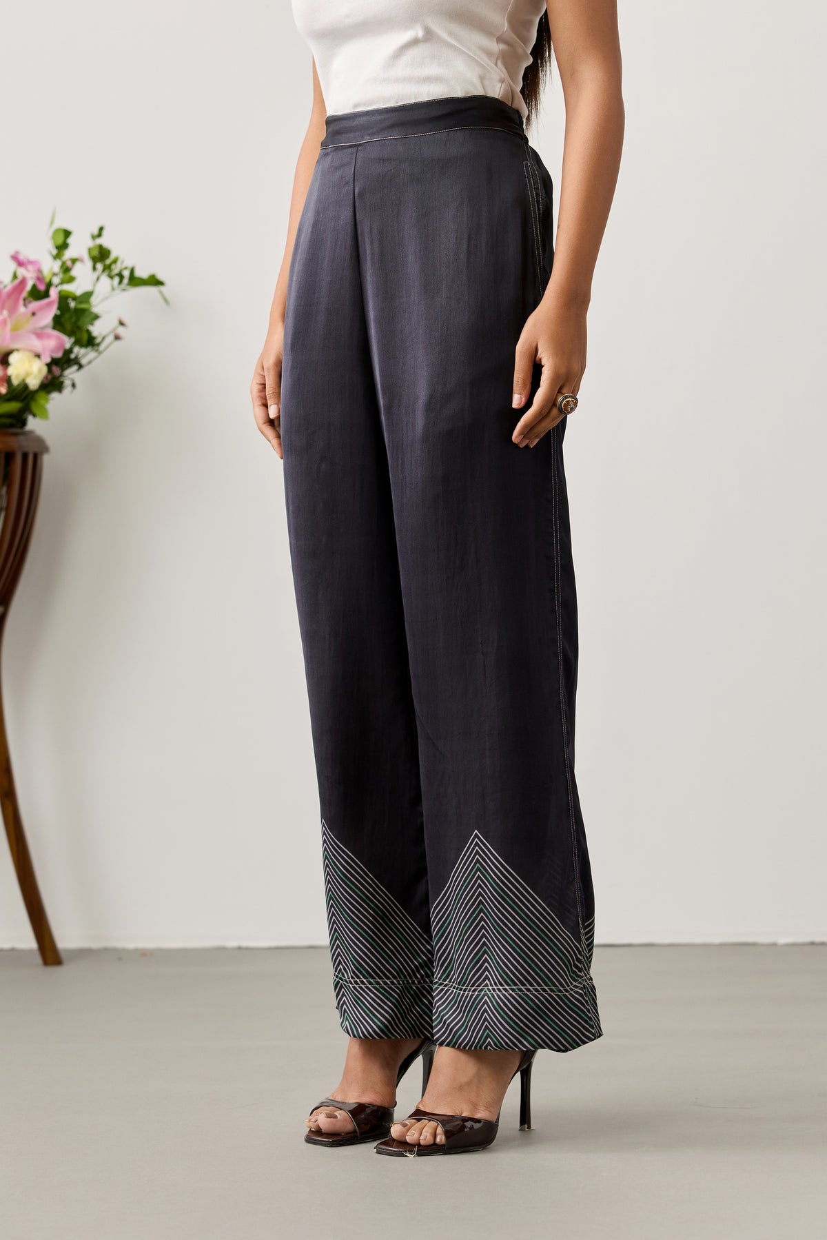 Nova Viscose Pant – Black/Grey
