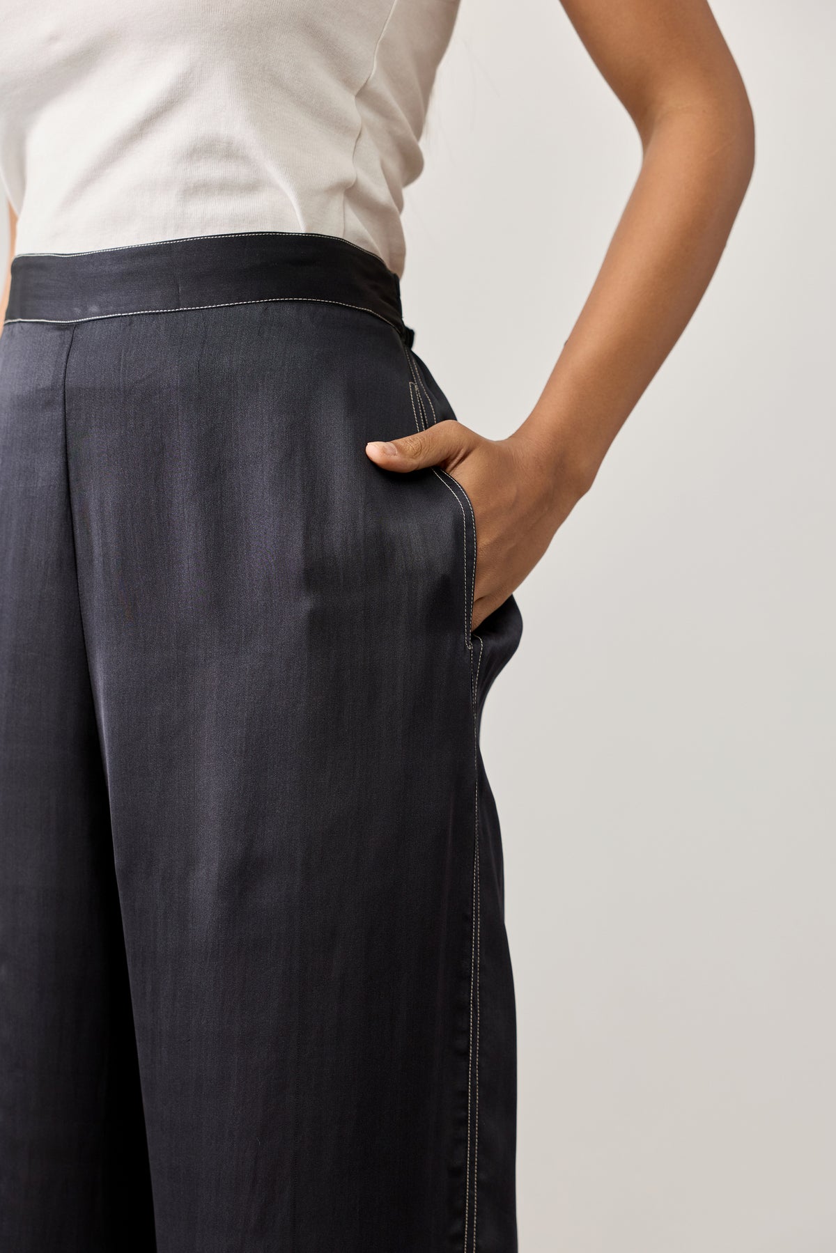 Nova Viscose Pant – Black/Grey