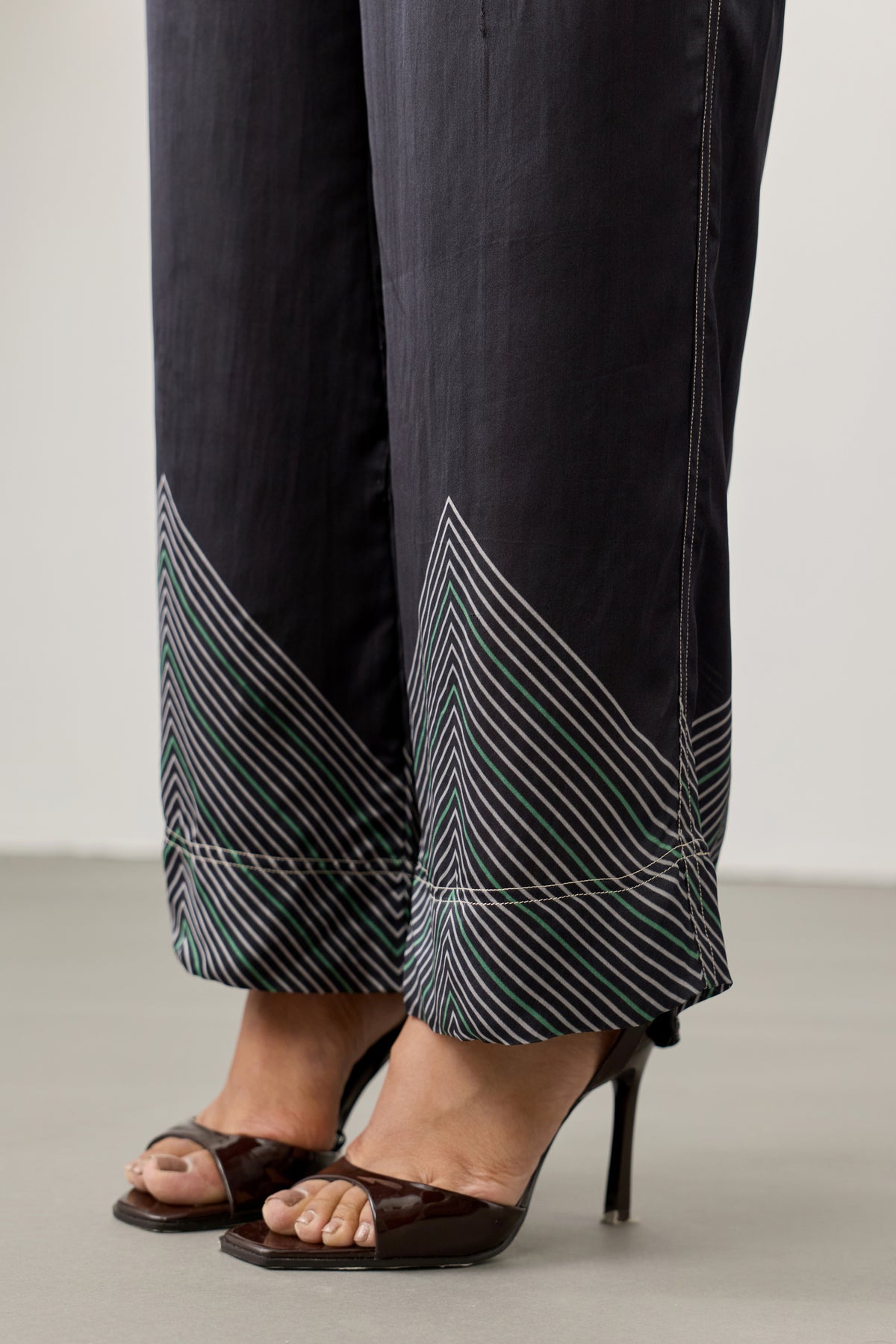 Nova Viscose Pant – Black/Grey