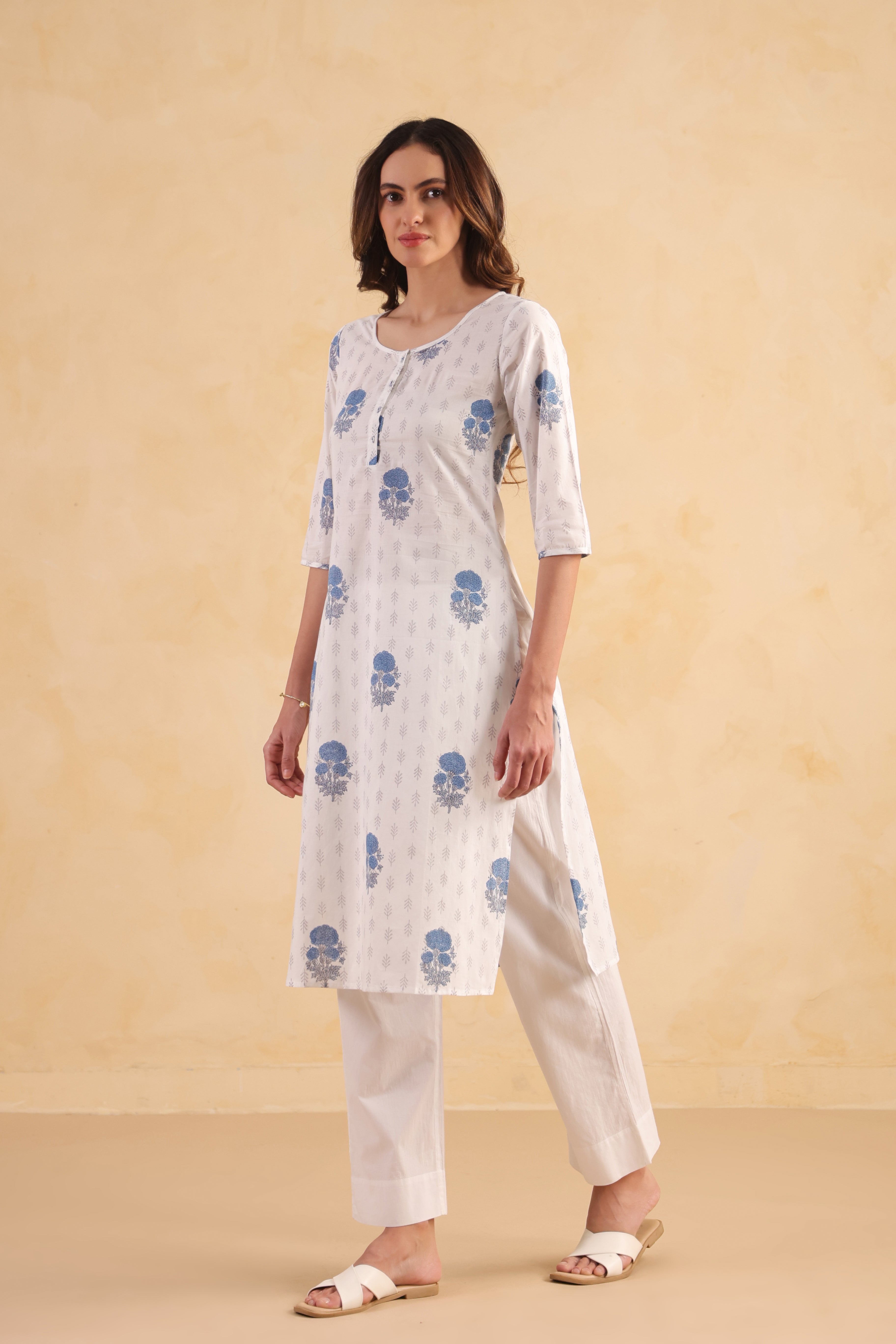 Raagni Cotton Kurta-White/Blue