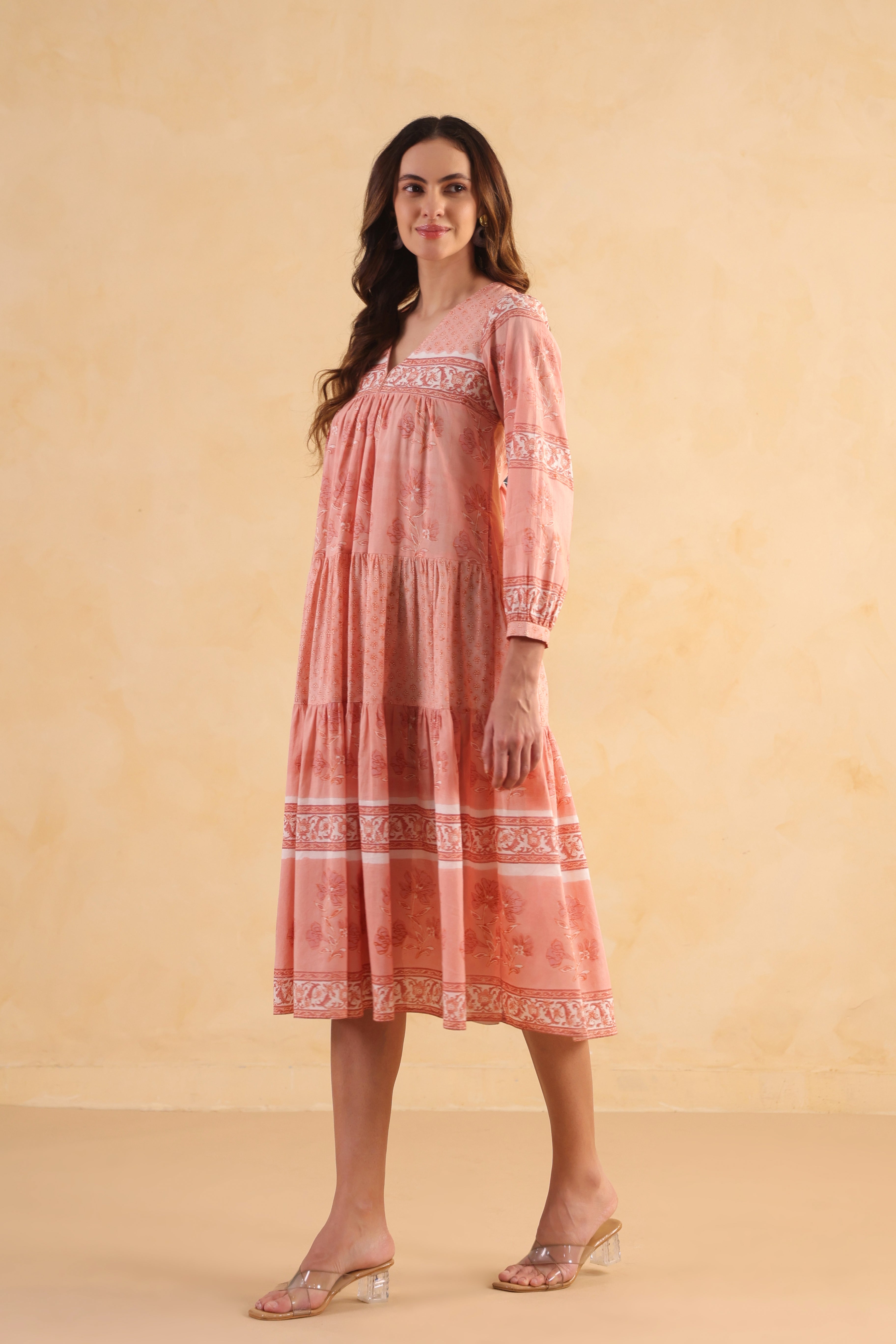 Flowy Tier Dress – White/Peach