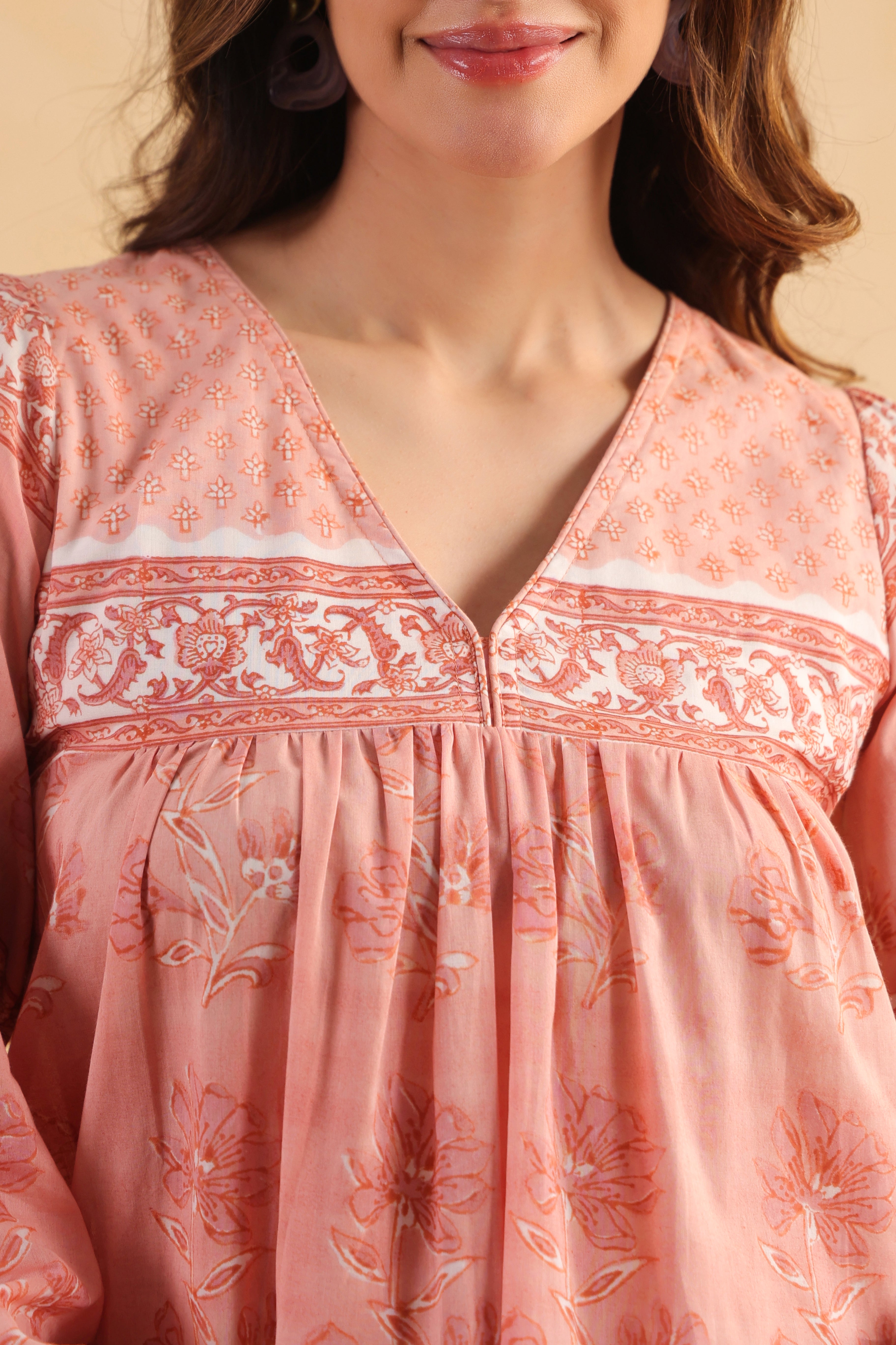 Flowy Tier Dress – White/Peach