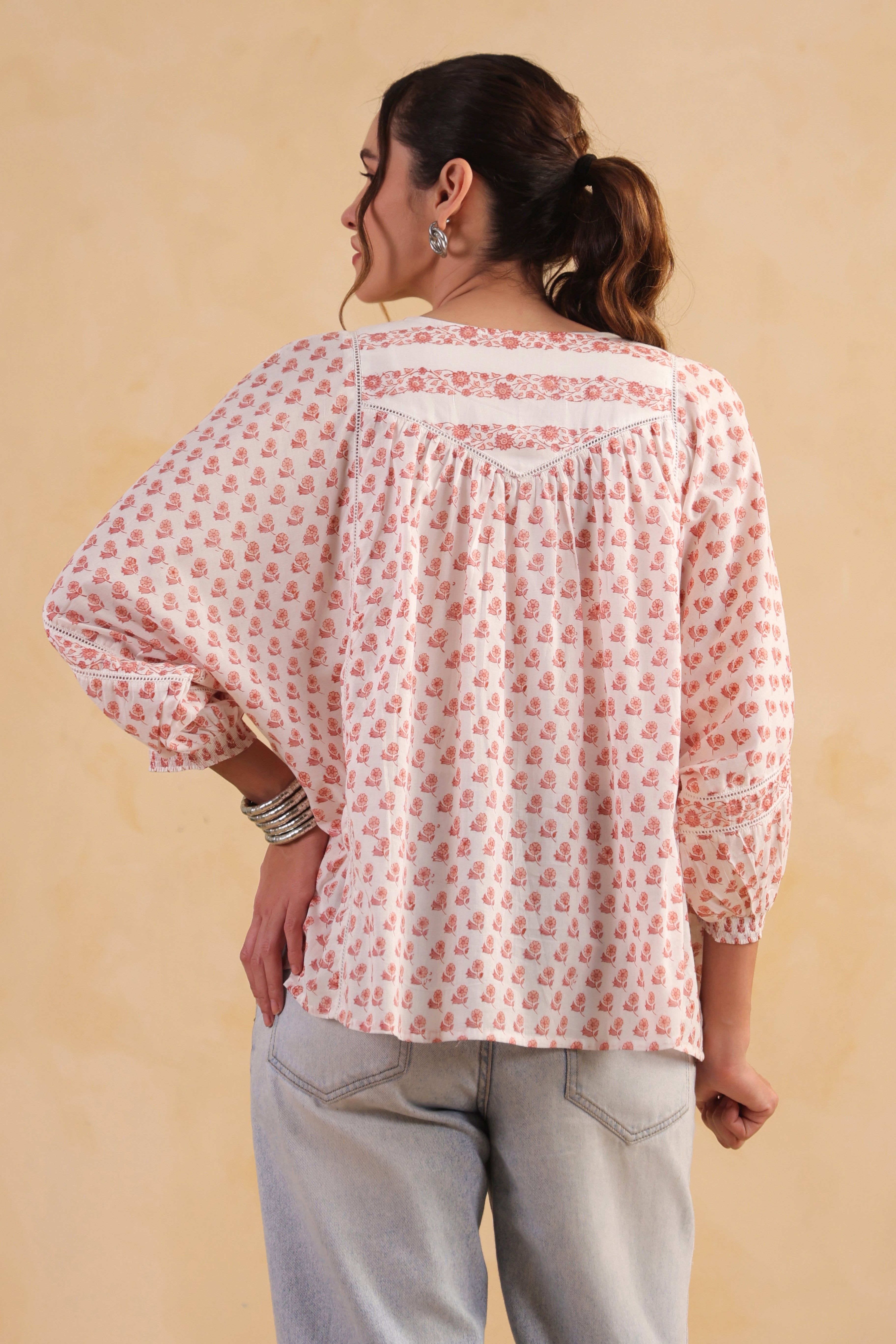 Batwing Gathered Top – Peach/White