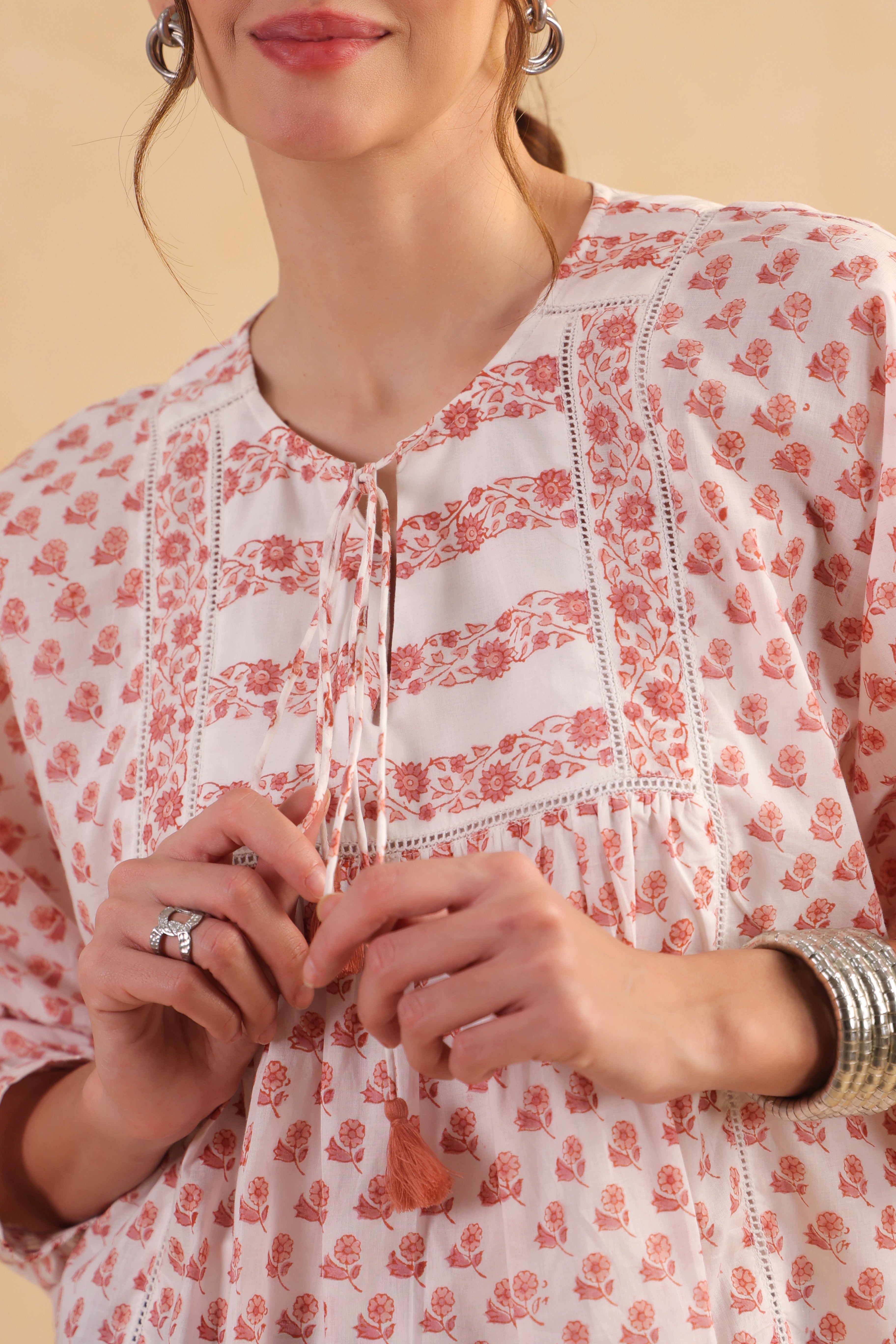 Batwing Gathered Top – Peach/White