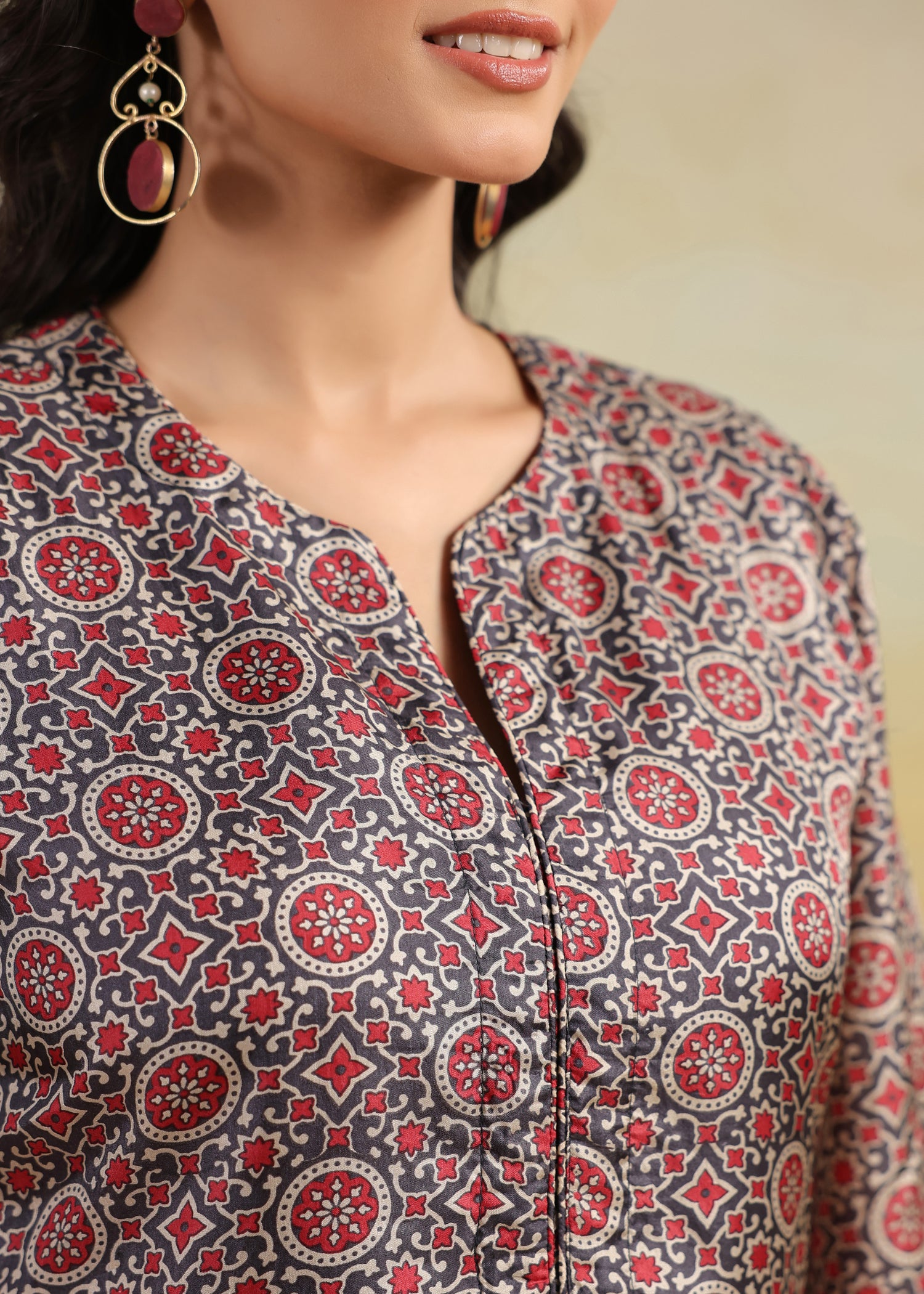 Printed Silk Kurta- Grey/Red