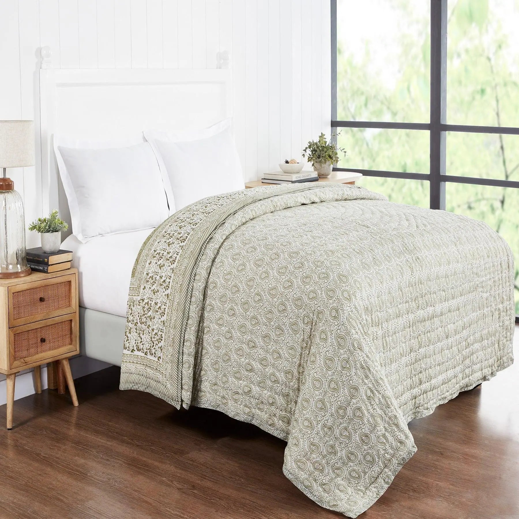 Paisley Floral Green Hand Screen Print Extra Cotton Quilt